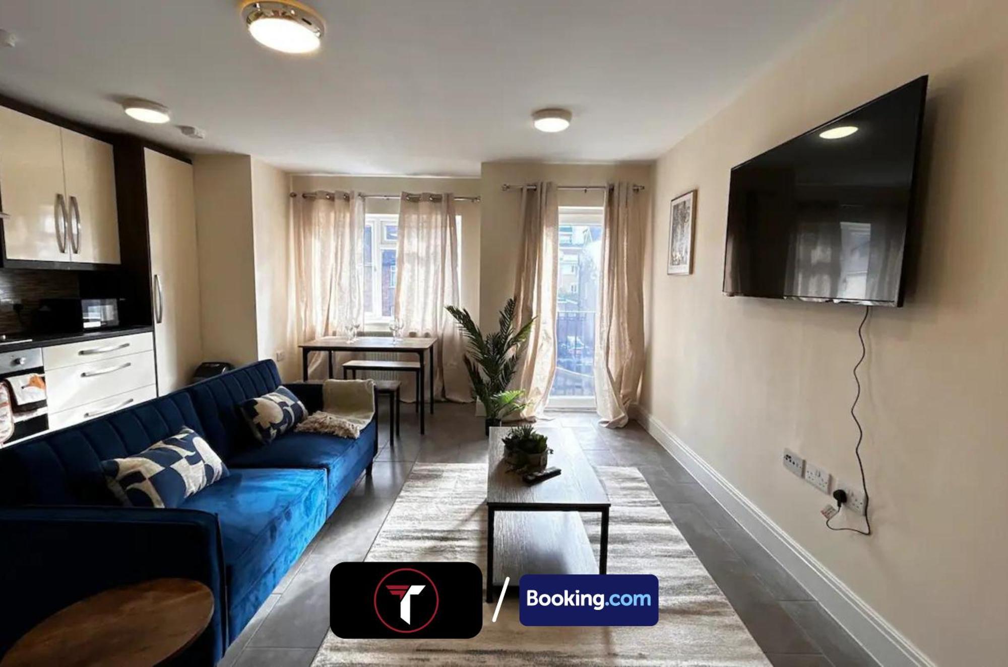 Stylish 2 Bedroom Flat By Tara Stays Short Lets & Serviced Accommodation Watford With Free Parking & Nearby Warner Studios Exterior foto